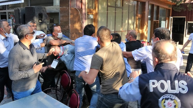 Tokat'ta kooperatif seçimlerinde sandalyeler havada uçuştu