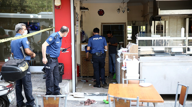 Adana'da şehir eşkıyaları sipariş tartışması yüzünden kafeyi silahla bastı.  