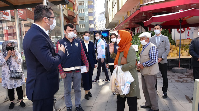 İçişleri Bakanlığının 81 ilde başlattığı koronavirüs tedbirlerine yönelik denetim, Erzurum'da Vali Okay Memiş tarafından yapıldı.