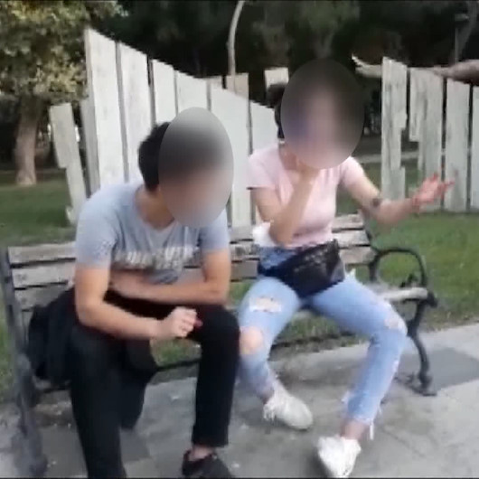 Şişlide genç kız, arkadaşını bıçaklayıp başında bekledi