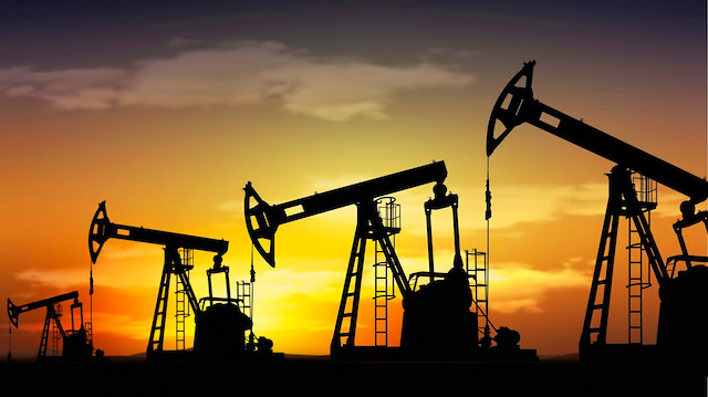 أسعار النفط تتهاوى عقب فك الحصار عن منشآت النفط الليبية 