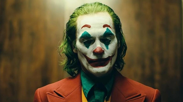 Joker karakterine hayat veren Joaquin Phoenix