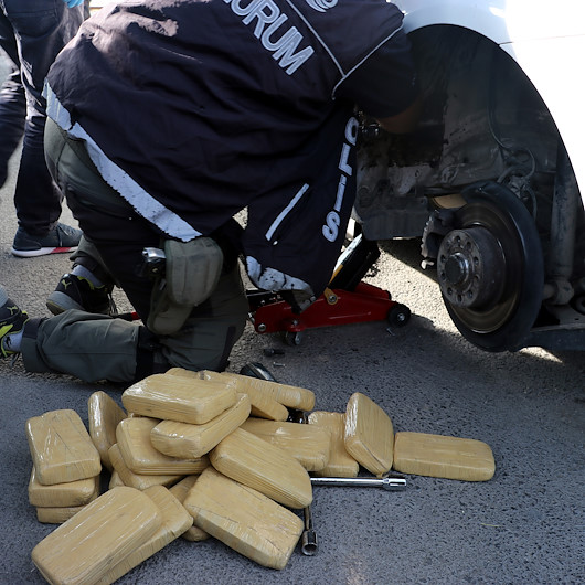 Emekli polisin aracından 61 kilo 750 gram eroin çıktı