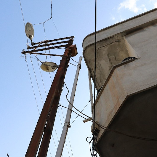 Adanalı vatandaş evinde kaçak elektrik çekerken ölümden döndü