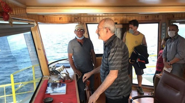 Hurşit Güneş ile Kemal Kılıçdaroğlu tekne ile denize açıldı.
