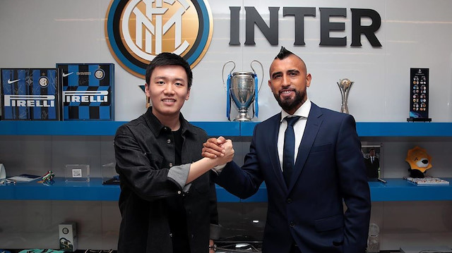 Vidal, Inter'le resmi sözleşmeye imzayı attı.