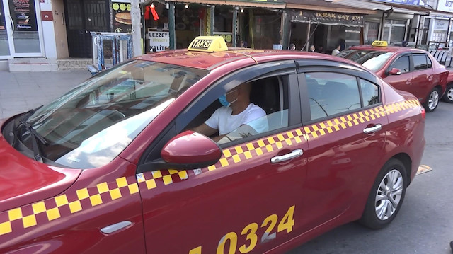 İstanbul'da taksicilerin "bordo" tartışması.