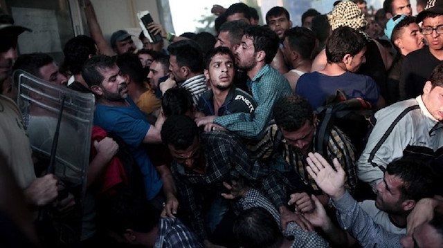 الائتلاف السوري: ممارسات عنصرية بمخيمات اللجوء في اليونان