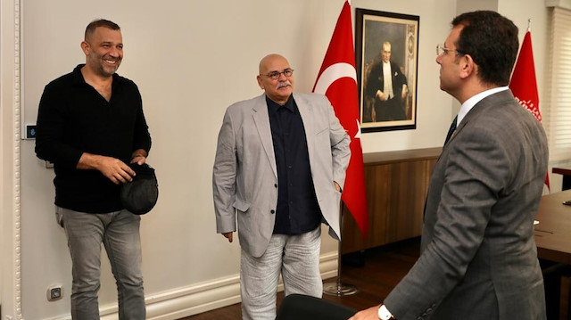Şevket Çoruh (solda), Rasim Öztekin (ortada), İstanbul Büyükşehir Belediye Başkanı Ekrem İmamoğlu (sağda). 