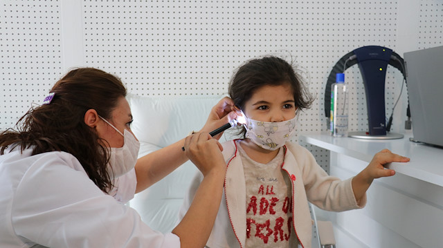 أردوغان يوجه بعلاج طفلتين سوريتين مصابتان بالصمم الخلقي