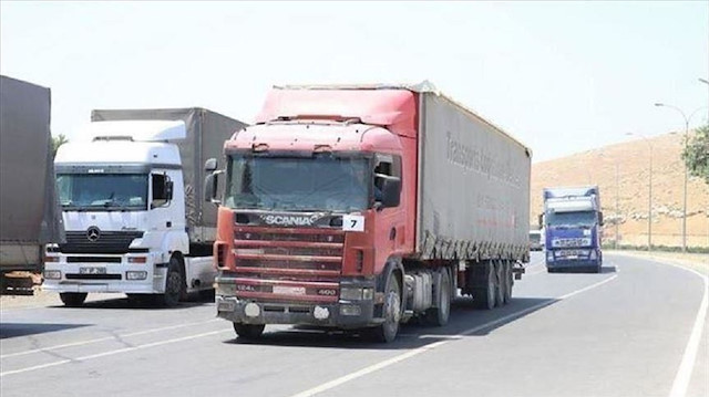 عبر تركيا.. 84 شاحنة مساعدات أممية تدخل إدلب