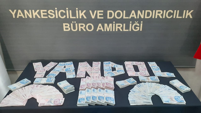 Ankara'da kendilerini 'polis ve savcı' olarak tanıtan çeteden 858 bin liralık vurgun.