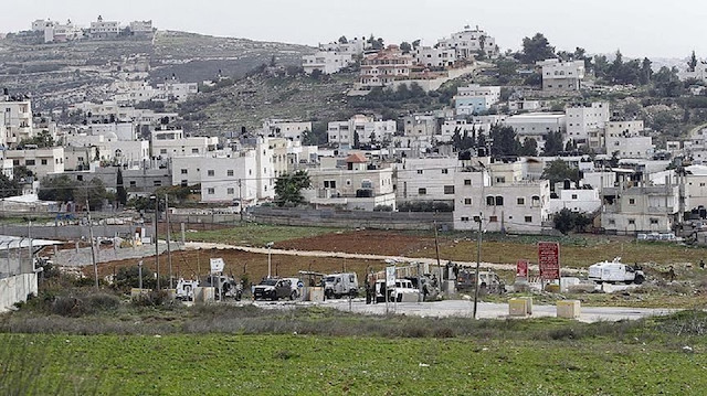موقع إسرائيلي: نتنياهو يوعز ببناء 5000 وحدة استيطانية بالضفة
