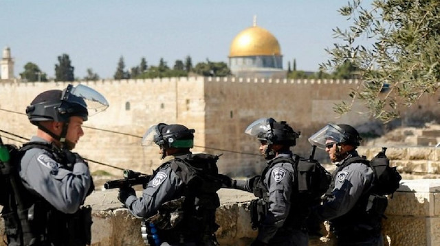 بذريعة كورونا.. الاحتلال يمنع فلسطينيين من الصلاة بـ"الأقصى"