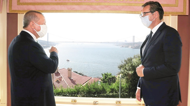 Cumhurbaşkanı Erdoğan ve Sırbistan Cumhurbaşkanı Aleksandar Vucic, Vahdettin Köşkü’nde öğle yemeğinde bir araya geldi. Erdoğan ve Vucic, yemekten önce bir süre sohbet etti.
