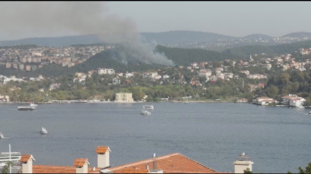 Yangın, İstanbul farklı ilçelerinden de görülüyor.