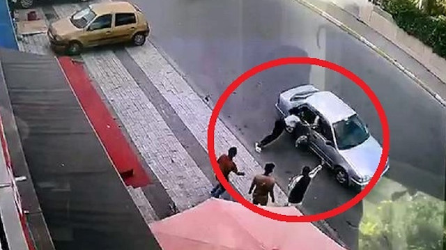 Esenyurt'taki Balıkyolu Mahallesi Ozanlar Caddesi'nde geçen Pazar günü otomobildeki 4 şüpheli adres sorma bahanesi ile yabancı uyruklu bir kadının yanına yaklaştı.