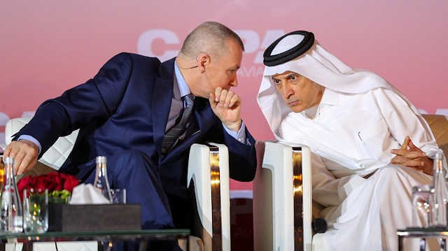FILE PHOTO: Qatar Airways Chief Executive Akbar Al Baker and International Airlines Group (IAG) counterpart Willie Walsh attend a Qatar aviation conference, in Doha, Qatar, February 5, 2020. REUTERS/Ibraheem al Omari/File Photo

