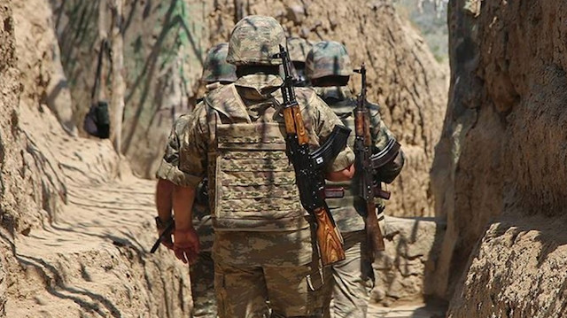 Azerbaycan askerleri. 
