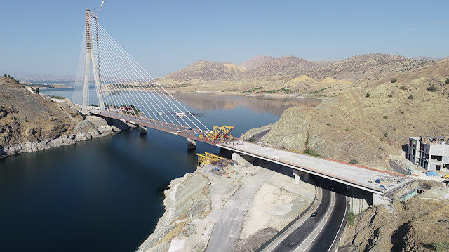 Yeni Kömürhan Köprüsü, Doğu ve Güneydoğu Anadolu bölgeleri ile Orta Anadolu ve Akdeniz bölgelerini birbirine bağlayan yollar üzerinde bulunuyor.