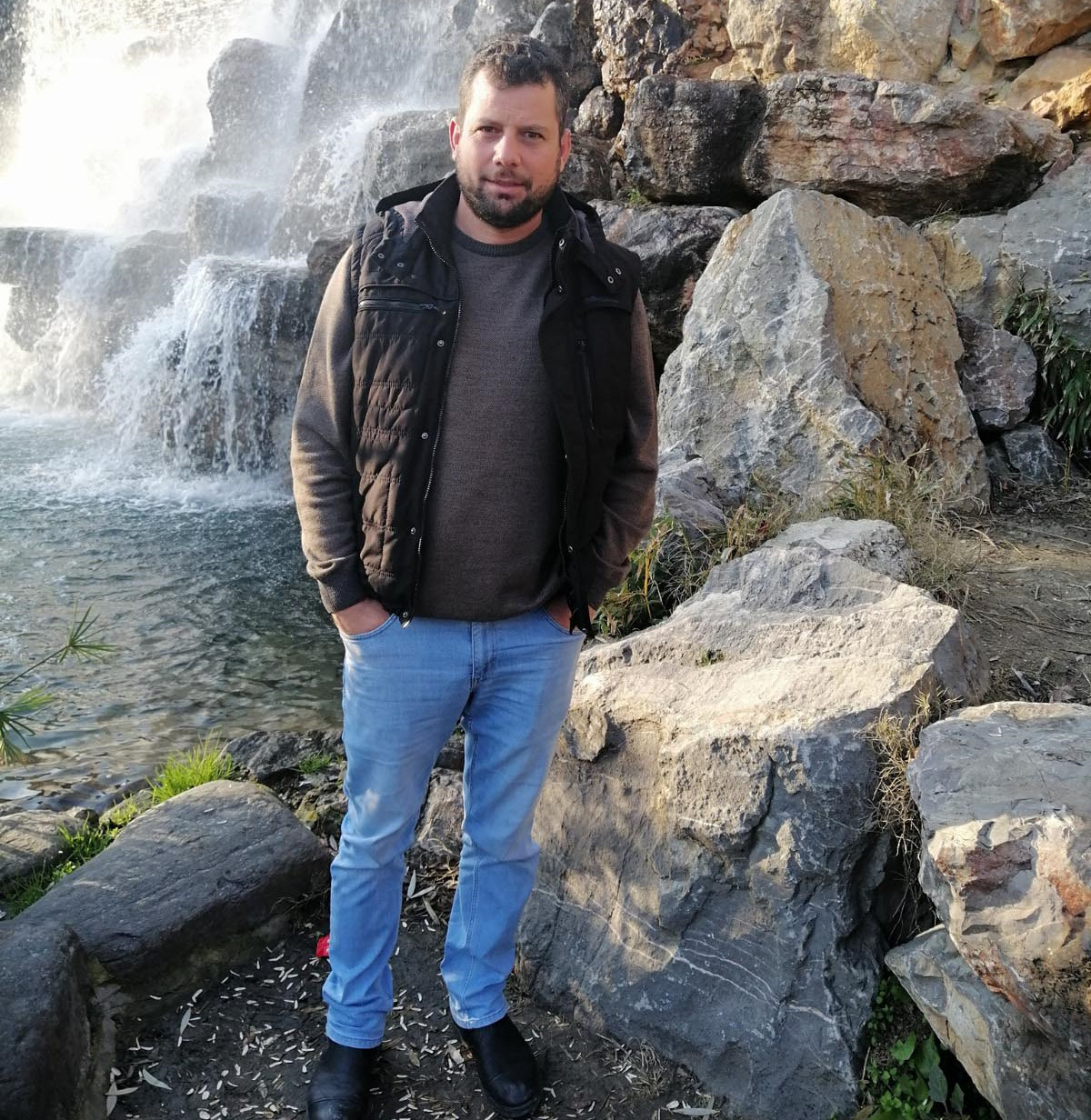Kütahya’nın Emet ilçesinde yaşayan İbrahim Gürgen doğum için eşini bıraktığı hastaneden dönerken geçirdiği kazada hayatını kaybetti.