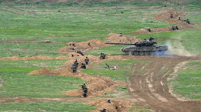 Azerbaycan ile Ermenistan arasında sınır hattında yaşanan çatışmalarda 4. güne girildi.
