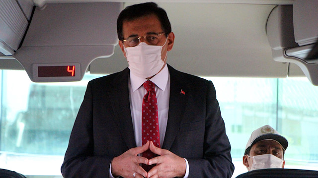 Bolu Valisi Ahmet Ümit, Şehirlerarası Otobüs Terminali'nde koronavirüs denetimlerine katıldı.