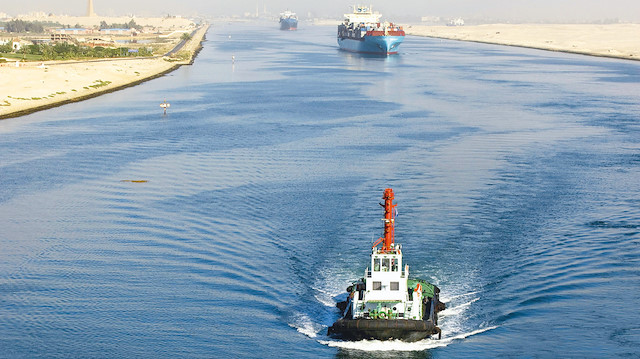 Tel Aviv ve Abu Dabi yönetimlerinin, Süveyş Kanalı’na rakip bir kanal 
projesi için görüşme yaptığının ortaya çıkması Kahire’de endişeye neden 
oldu.