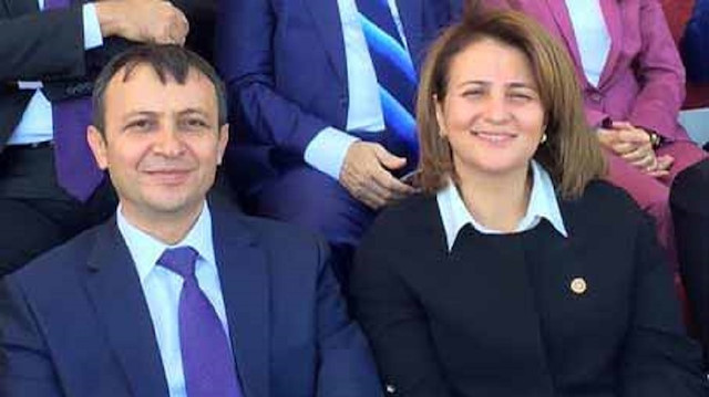 Erciyes Üniversitesi'nin (ERÜ) Rektörü Prof Dr. Mustafa Çalış, eşi AK Parti Kayseri eski Milletvekili Hava Talay Çalış koronavirüse yakalandı.