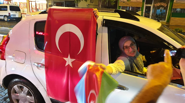 Azerbaycan'ın Cebrail şehrini kurtarmasını Iğdır'da konvoyla kutladılar