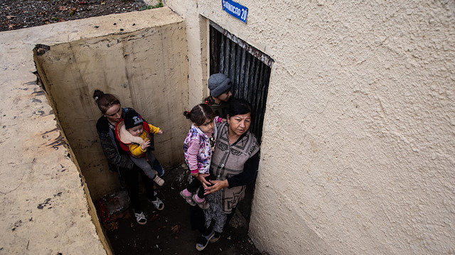 Ermenistan'ın hedefindeki Terter'de halk sığınaklarda yaşıyor