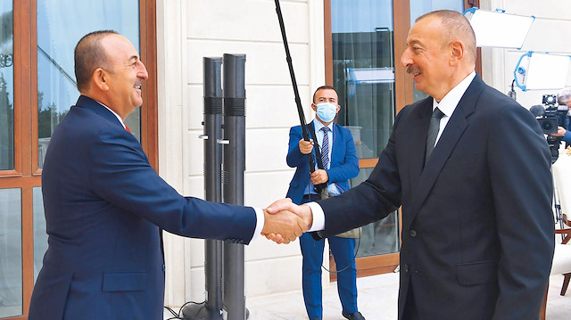 Mevlüt Çavuşoğlu ve İlham Aliyev