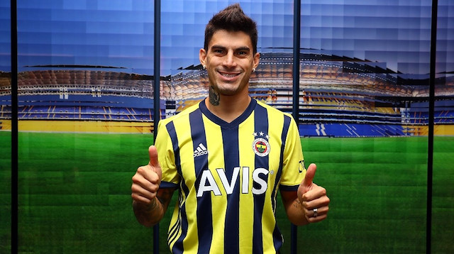 Diego Perotti, transferin son gününde Fenerbahçe ile sözleşme imzaladı.