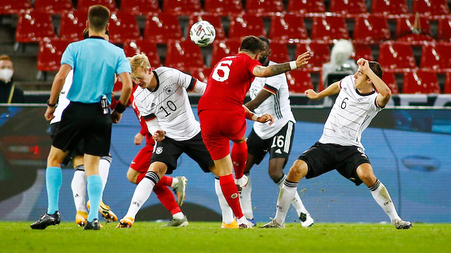 Ozan Tufan'ın Almanya maçında yaptığı gol vuruşu.
