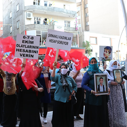 Şırnak annelerinin HDP önündeki eylemini ses sistemleriyle engellemeye çalıştılar