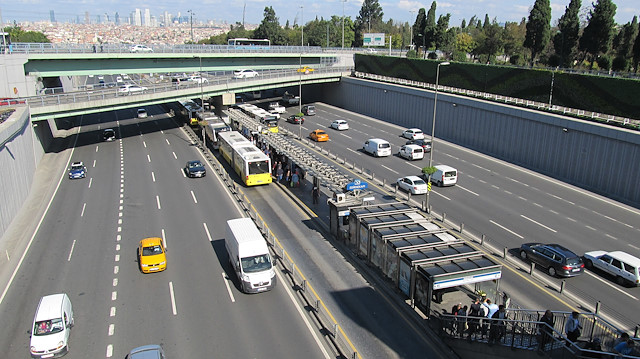 Edirnekapı metrobüs durağı yenileme çalışması nedeniyle iki hafta sonu kapatılacak.