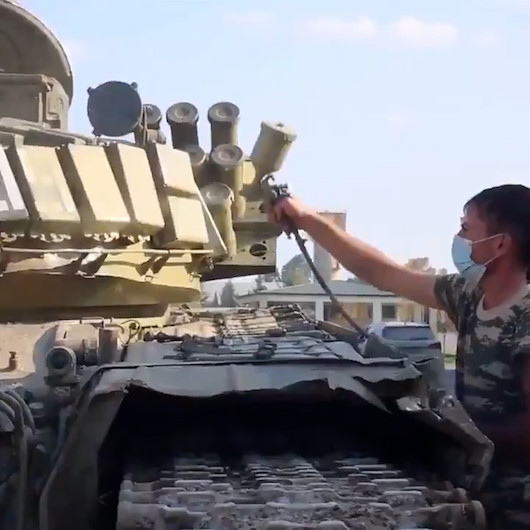 Ganimetler kullanılmaya başlandı: Ermenistanın bırakıp kaçtığı tanklar boyanarak kullanıma hazır hale getirildi