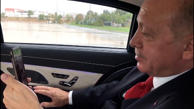 Cumhurbaşkanı Erdoğan, finale yükselen voleybol takımını görüntülü arayarak başarı diledi