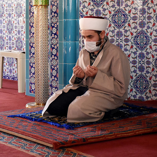 Görme engelli müezzinin Kuran-ı Kerim ile değişen hayatı
