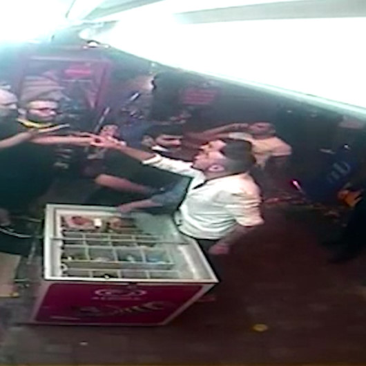 İstanbul’un göbeğinde meydan kavgası kamerada