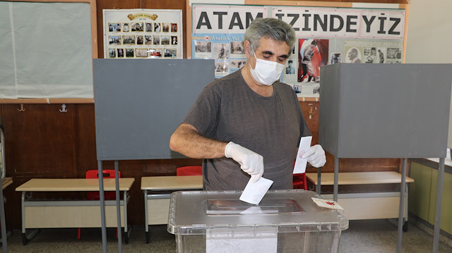 KKTC'de cumhurbaşkanlığı seçimi için oy kullanma işlemi başladı
