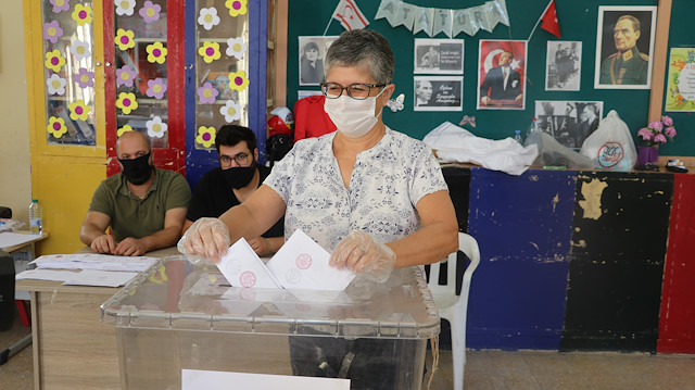 Kuzey Kıbrıs Türk Cumhuriyeti (KKTC) halkı, cumhurbaşkanını seçmek için sandık başında.
