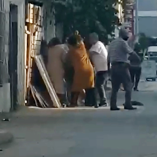 Antalyada 4 kadın saç saça baş başa kavga etti