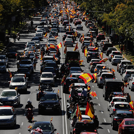 İspanya’da Madrid kısıtlamaları protesto edildi
