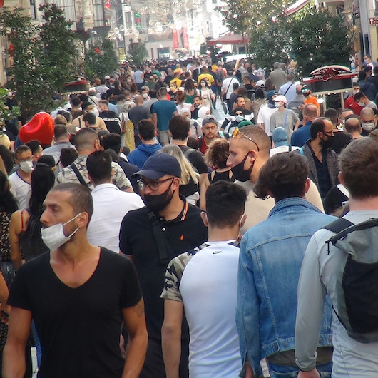 İstiklal Caddesinde insan seli