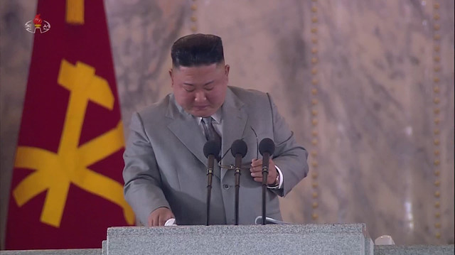 Kim Jong Un askeri geçit töreninde ağladı!