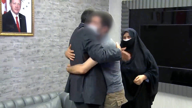 PKK'da çöküş devam ediyor: Evlat nöbeti tutan aile 6 yıl sonra evladına kavuştu