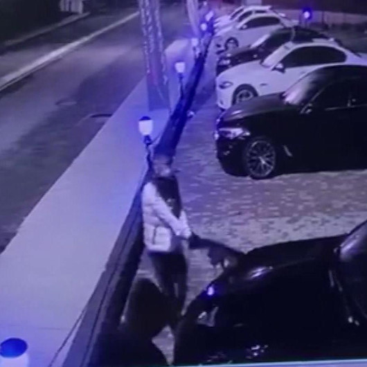 Sultanbeylide hırsızlar lüks aracın farını böyle çaldı