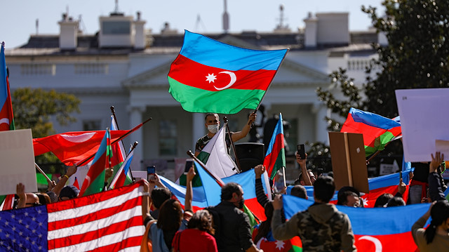 Beyaz Saray önünde Azerbaycan'a destek mitingi düzenlendi.

