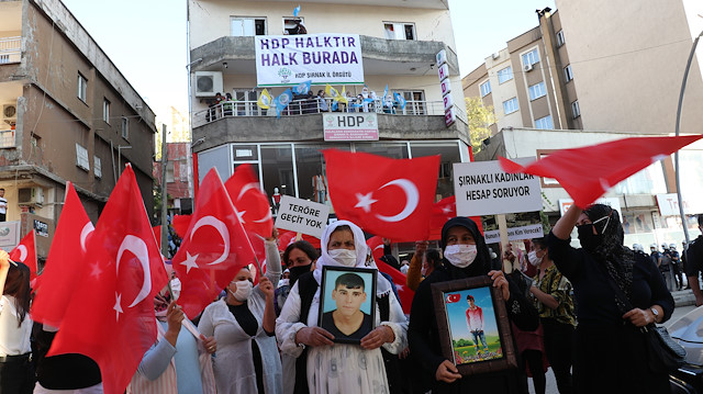 Şırnak annelerinin HDP önündeki eylemi zılgıtlar eşliğinde bastırılmak istendi